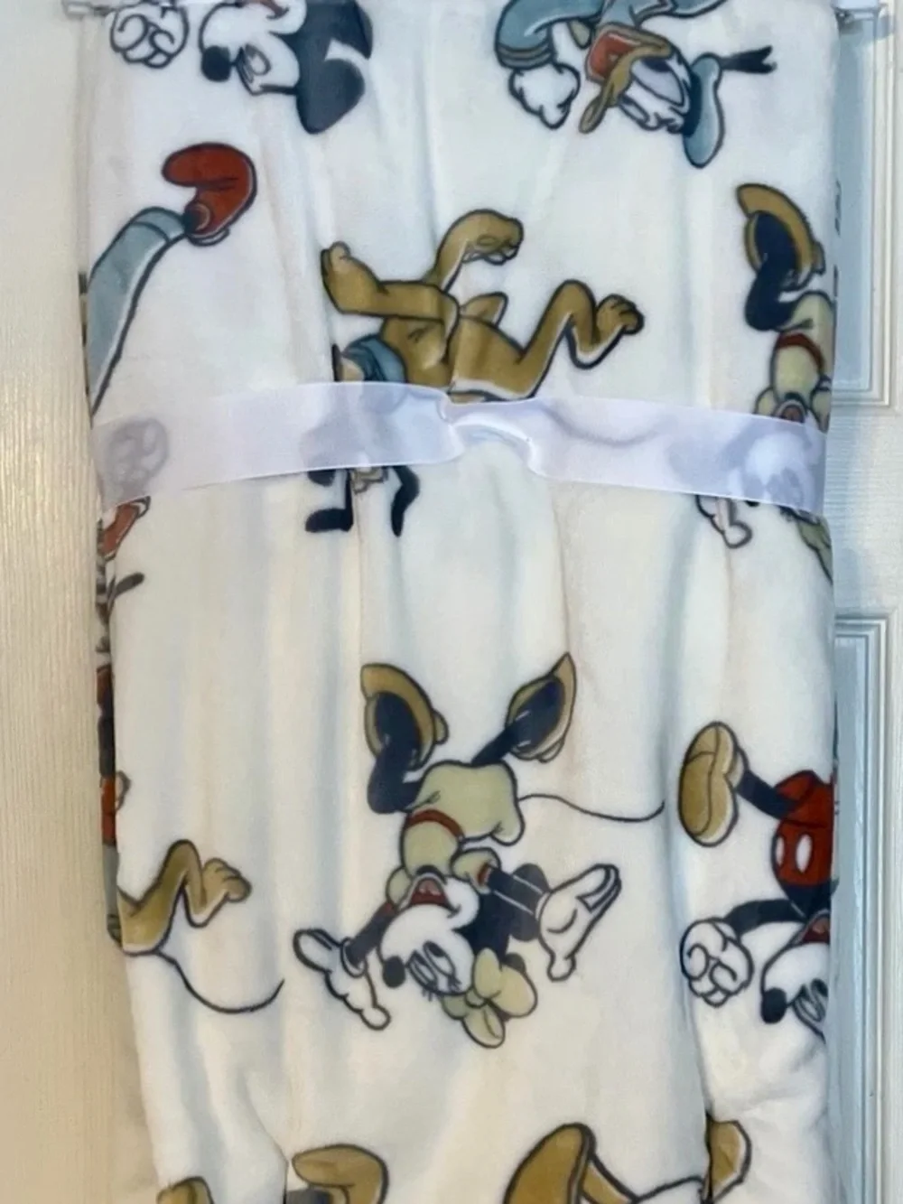 Disney White Throw Blanket with Mickey & Friends